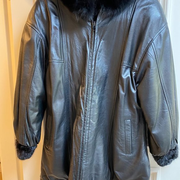 Reversable Leather and Mink three quarter Jacket - Picture 4 of 11